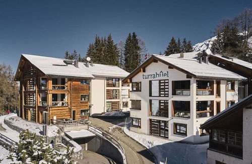 Parpan Apartment | Cosy apartment for 4 people with WIFI, TV and balcony
