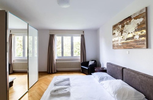 Hottingen Apartment | Bright 1 BR flat (Parkview 1)