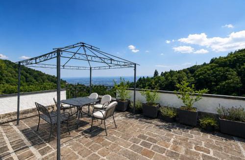 Brunate Villa | Casa vacanza VILLA BOC