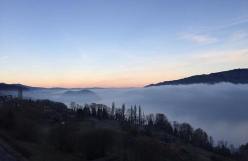 Krattigen Bed & Breakfast | B & B Bergblick