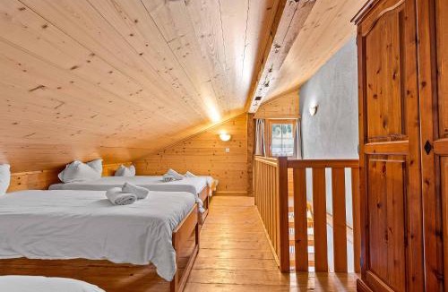Vers L'Eglise Hotel | L'Auberge de L'Ours