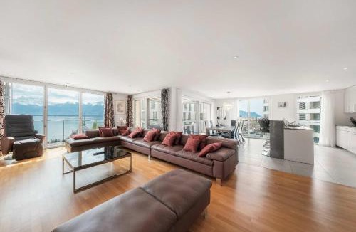 Montreux City Centre Apartment | Luxury Apartment in Montreux with Panoramic Views by GuestLee