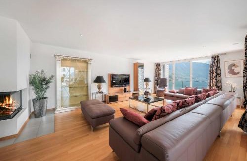 Montreux City Centre Apartment | Luxury Apartment in Montreux with Panoramic Views by GuestLee