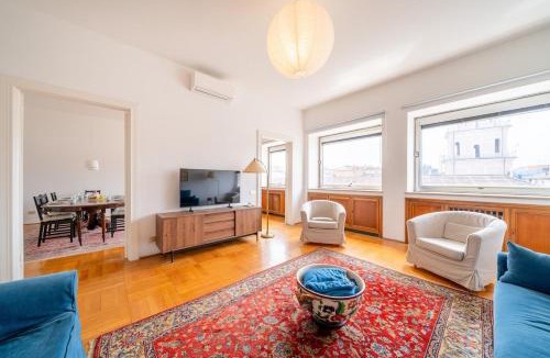 Carrobbio Apartment | Intrho - Casa Torino 64 Elegant Apartment for 10