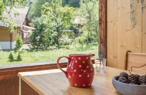 Isenfluh Ski Chalet | Mountain View Chalet near Lauterbrunnen and Parking