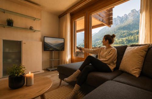 Nuegg Apartment | Traumhafte Alpenwohnung mit Bergblick Balkon Wiriehorn