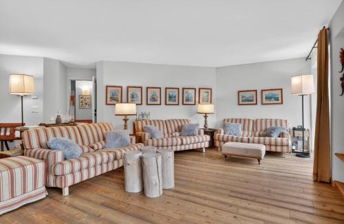 La Punt-Chamues-ch Apartment | Casa elegante, vista panoramica, 4 camere, Chesa Saura