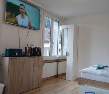 Buehler Apartment | Zimmer mit Bad