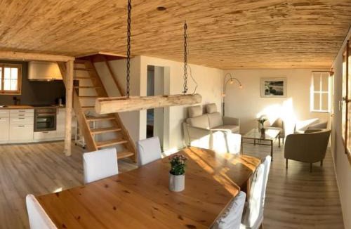 Sundlauenen House | Holiday Home Chalet Felsli by Interhome