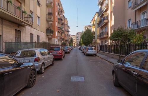 Sud-Ovest Apartment | Bellezza Fair Apartment - Vicino Fiera e centro, WiFi, Smart TV, AC, balcone