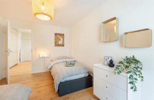 Spiez Apartment | Central Alpine Stay - Modern & Free Parking