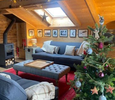 Ormont-Dessous Ski Chalet | Boutique Chalet Panoramic Views Hot Tub