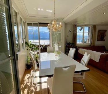 Hilterfingen Apartment | Mon Bijou Chalet au Lac Alpin