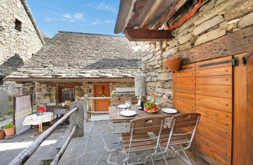 Sonogno Ski Chalet | Rustico al forno Sonogno near Hiking Trails - Happy Rentals