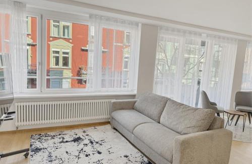 Sihlfeld Apartment | 2BR flat in the city center - West 12