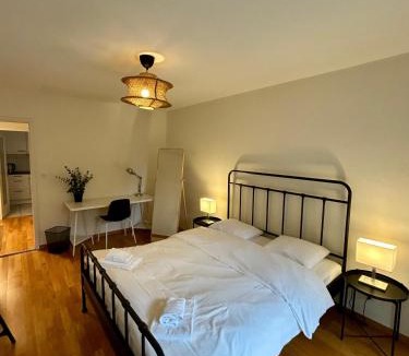 Albisrieden Apartment | Chic Comfort in a Prime Zurich Location