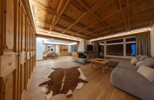 Champfer Apartment | NEW Engadine Alpine Apartment - Pool & Sauna