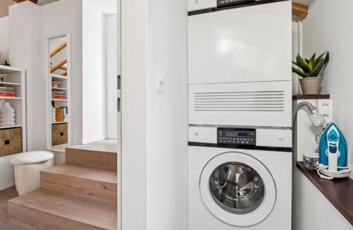 Niederdorf Apartment | Old Town Diamond Penthouse AC Private Rooftop