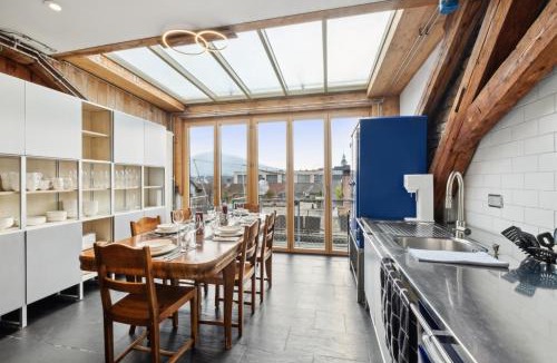 Innenstadt House | The R Loft - Cosy Hostel, Communal Bathroom and Kitchen
