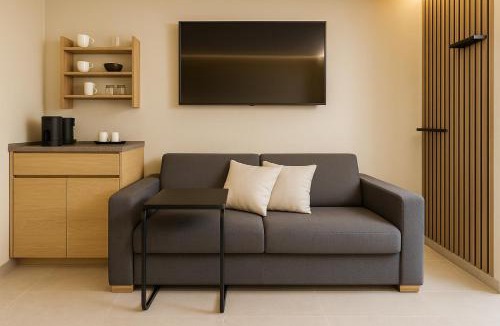 Fully Apartment | Escala