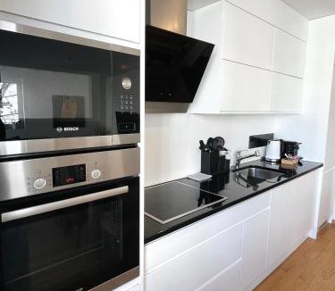 Bruderholz Apartment | BASELiving 3,5 Room Apartment - Bahnhof Basel SBB - Self Check-in