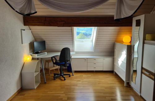Vinelz House | Attic Family Room Mountain & Lake View - 2nd floor