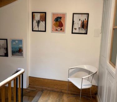 La Neuveville House | Chambre papillon avec accès terasse