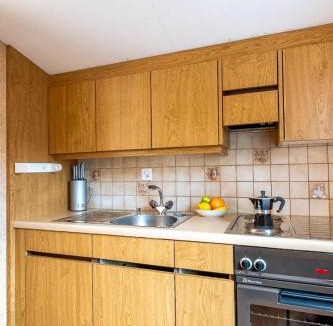Spiez Apartment | Chalet In The Countryside Kitchen Parking Lot