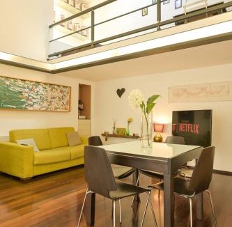Como City Centre Apartment | The Star Loft - A Luxury top floor