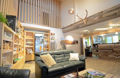 Muotathal Cabin | Hüttenhotel Husky Lodge