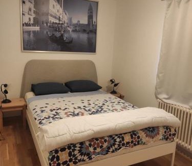 Uster District House | Small Double Room, bed 140x200cm, in very quiet and cosy house!