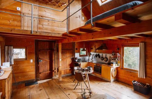 Boecourt Ski Chalet | La Borbiatte