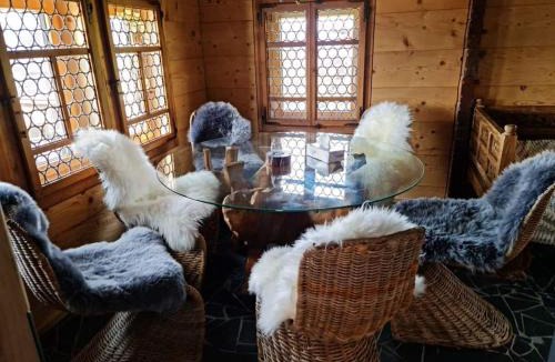 Aeschlen ob Gunten Ski Chalet | Chalet with panoramic views of the mountains of the Oberland and Lake Thun