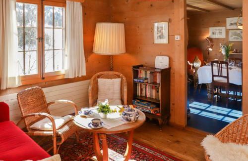 Saanenmoeser Apartment | Apartment Chalet Ahorni by Interhome