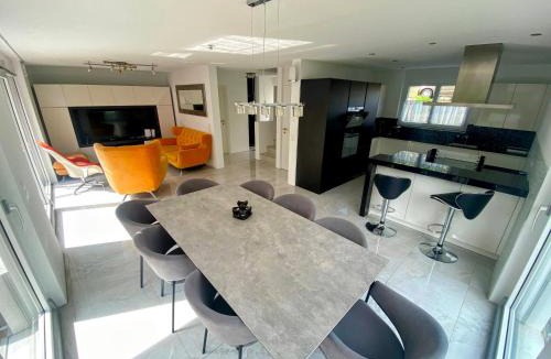 Dietikon District House | Cozy Escape House - 12 min to Zurich HB - Free Parking