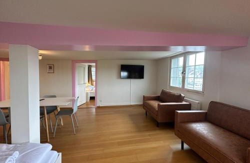 Niederdorf Apartment | HITrental Limmatquai Apartments