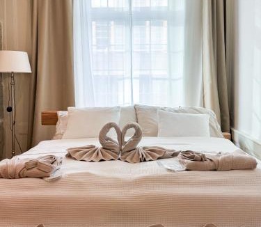 Innere Stadt Apartment | Exklusive Stadtwohnung mit Innenhofterrasse, Pool und Sauna