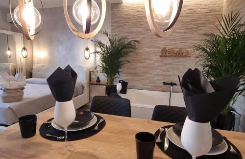 Borgo Milano Apartment | Luxury Suite, Villa Joy Verona , Exclusive Romantic Luxury Suite with Jacuzzi, near Verona Center