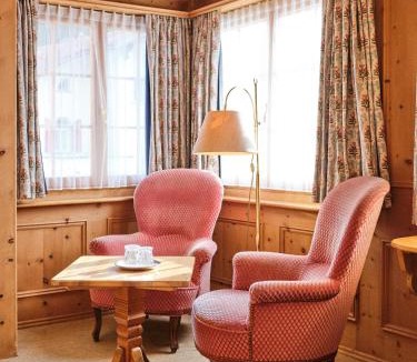Klosters Platz Hotel | Hotel Chesa Grischuna