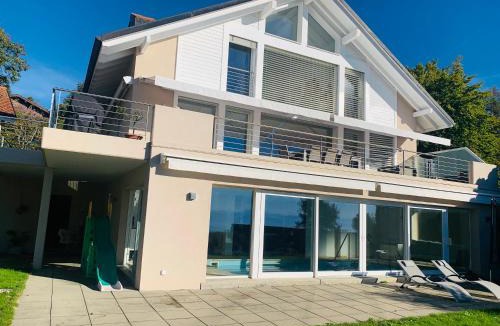 Arzier House | La Romély