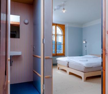 St. Luc Hostel | Grand Hotel du Cervin - Auberge de jeunesse et spa