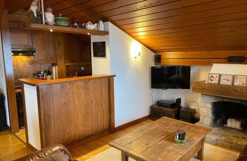 Verbier Apartment | Avouitzons Medran Apartments - Ski-in Ski-out 30 meters from Medran lift and 40 meters from W Hotel