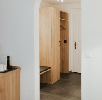 Lenzburg Apartment | Gartenhaus by Ochsen Lenzburg