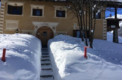 La Punt-Chamues-ch Apartment | Chesa Viletta