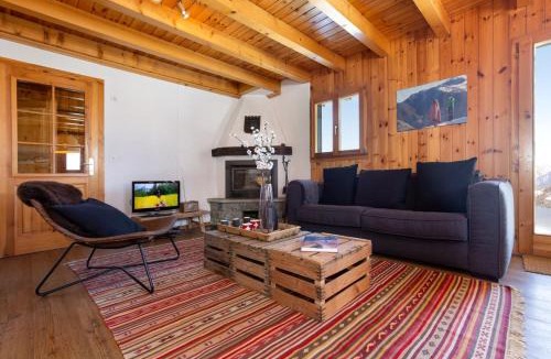 La Tzoumaz Ski Chalet | Relaxing Sauna Chalet for 6 persons SKI IN SKI OUT