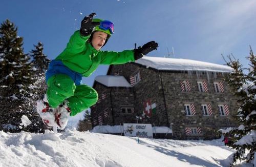 Ollon Hotel | Maison de Montagne de Bretaye accès par le train arrêt Bouquetin