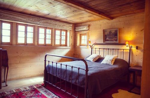 Ormont-Dessous Ski Chalet | Boutique Chalet Panoramic Views Hot Tub