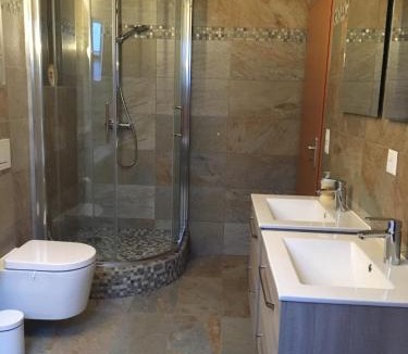 Rolle House | Queen Guest Room