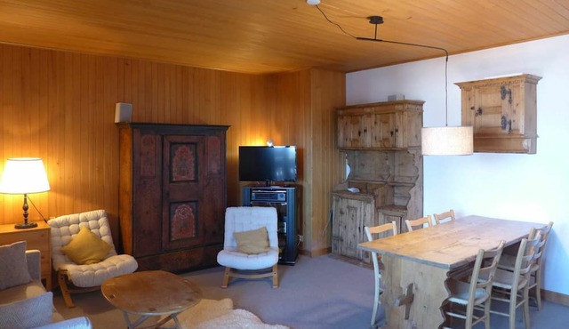 Cosy apartment for 6 guests with WIFI, TV, balcony, pets allowed and parking