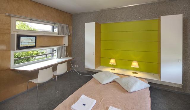 Lausanne Youth Hostel Jeunotel